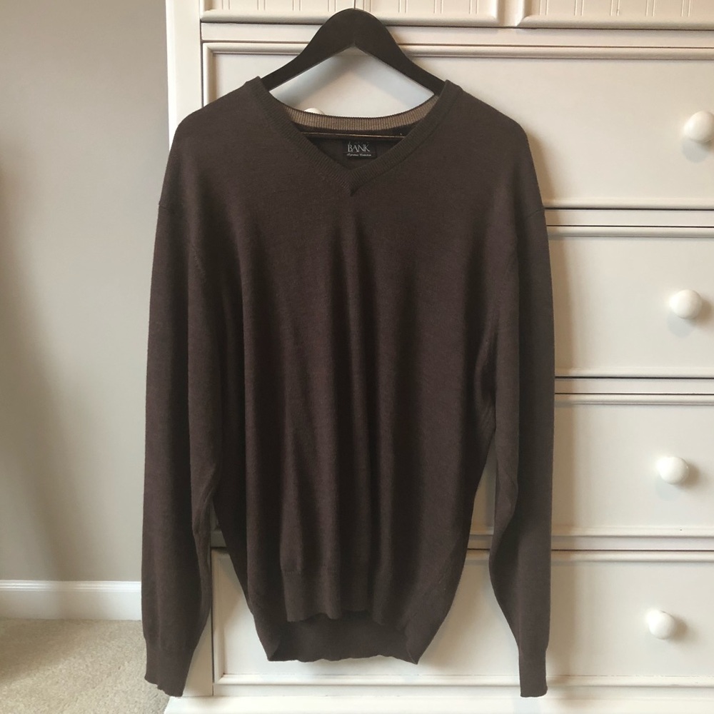 Jos. A. Bank men’s v-neck sweater dk. brown size L